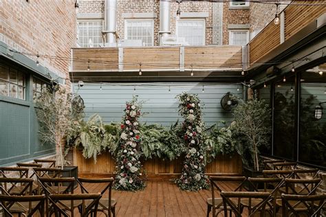 poogan's courtyard photos